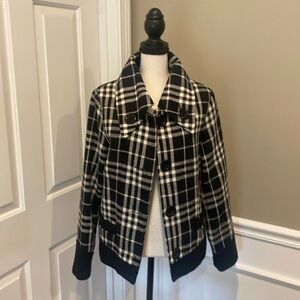 Gently worn women’s size small Luii black and cream checkered jacket.